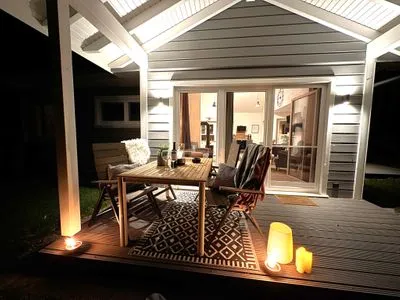 Gemütliche, ruhige Terrasse am Abend Fördezauber