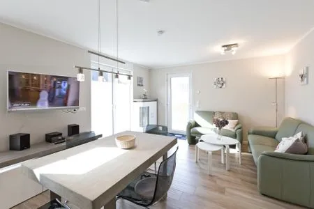 Girlitz Nest-1 Girlitz Nest