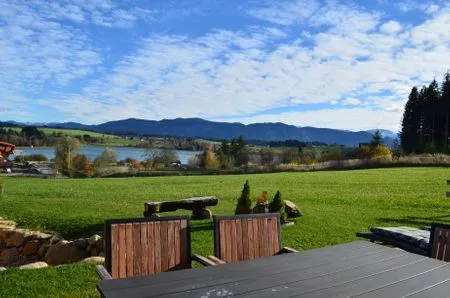 Große Terrasse mit Garten Holzar Chalet - Feriendorf Via Claudia Haus 72