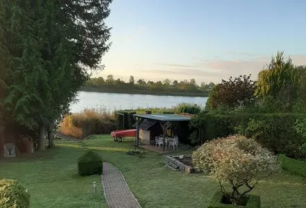  Ferienhaus direkt am See
