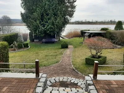  Ferienhaus direkt am See