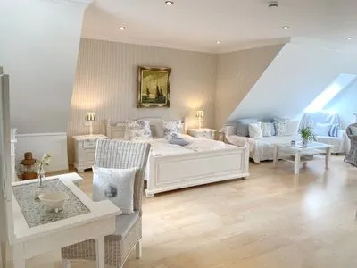 Wohnzimmer Haus Anholt App. 37 - gemütliche Wohnung mit Balkon & Teilmeerblick