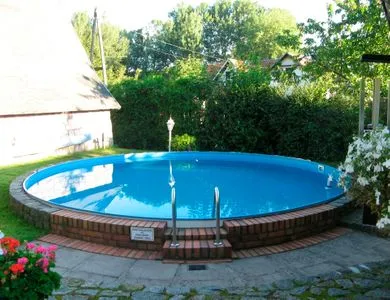  Ferienhaus mit Pool am See