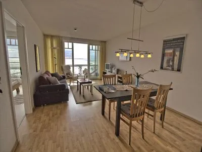 Wohnzimmer Villa Prinz Heinrich - App.3 mit Balkon und Ostseeblick