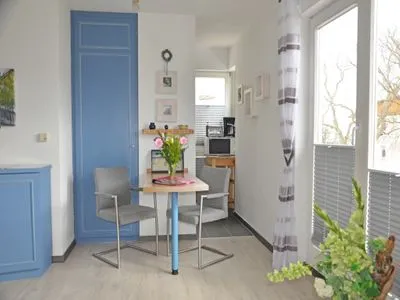 Wohnzimmer Villa Monika, App. 7 - mit Balkon und Meerblick