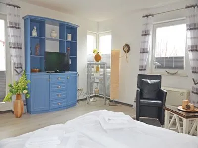 Wohnzimmer Villa Monika, App. 7 - mit Balkon und Meerblick