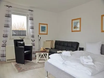Wohnzimmer Villa Monika, App. 7 - mit Balkon und Meerblick