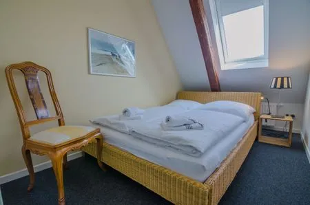 Schlafzimmer Gelb Madeleines Nest OG