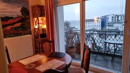 Wohnzimmer Alter Reichshof,  App. 302 - mit Balkon und Meerblick
