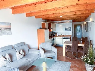  Lesecafé Wohnung Nr. 4