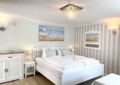 Wohnzimmer Villa Imme App. 6 - Perfekt für Paare: gemütlicher Rückzugsort mit Gartenblick