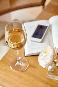 Dekoratives Detail Miss Evans