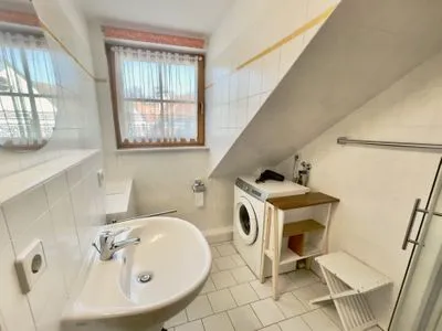 Blick ins Badezimmer Ferienpark Freesenbruch Reihenhaus 8b - Muschel