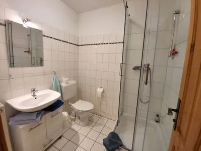 Badezimmer Pension Schmelzer Wohnung 2