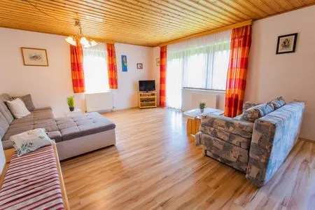 2 Schlafsofas mit Fernseher Huberhof 1 by Alpenidyll Apartments