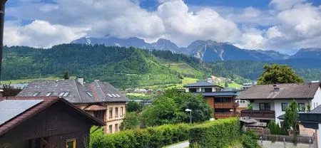 Balkon mit Aussicht in die Berge S`Gerhardter by Alpenidyll Apartments