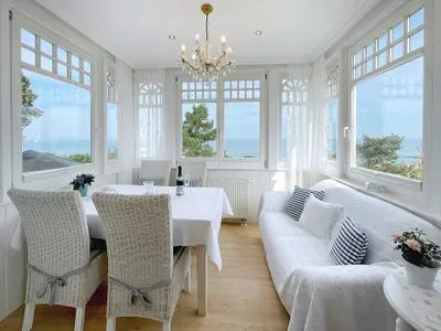Wohnzimmer Villa Hansa App. B2 - wunderbarer Meerblick im Wintergarten