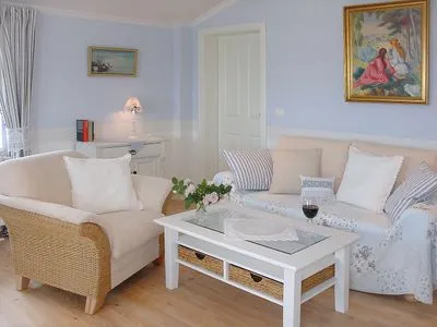 Wohnzimmer Villa Hansa App. B3 - Panormameerblick über die ganze Lübecker Bucht