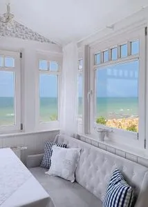 Wohnzimmer Villa Hansa App. B3 - Panormameerblick über die ganze Lübecker Bucht