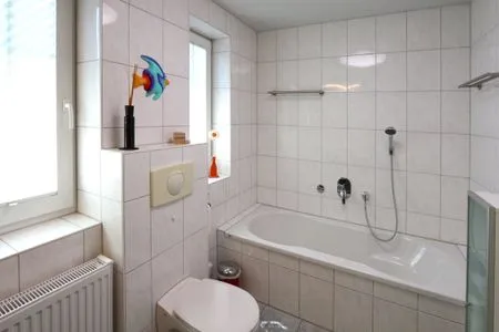 Badezimmer mit Badewanne  Rosenberg-Siedlung 21