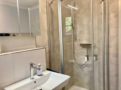 Badezimmer mit Dusche Achtern Diek Achtern Diek 12b - Wohnung 5