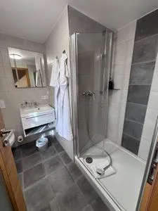 Badezimmer Doppelzimmer 11