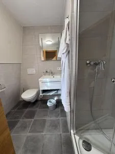 Badezimmer Doppelzimmer 11