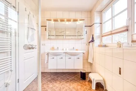 Badezimmer im Obergeschoss  Haus Leni