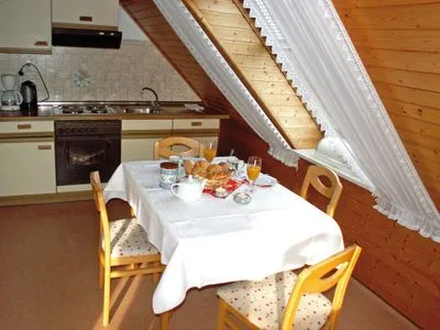 Küche mit Eßbereich Haus Huber Backbord Whg. 01