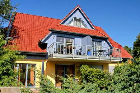 Aussenansicht des Hauses (Südseite) Maksim