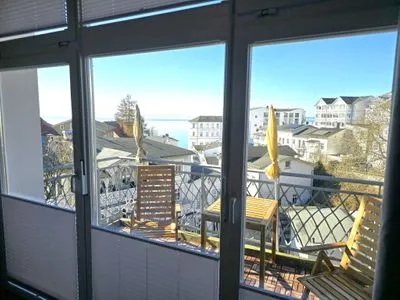 Blick auf Sehenswürdigkeit Alter Reichshof, App. 303 mit Meerblick und Balkon