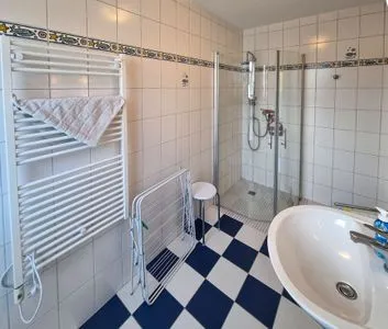 Badezimmer Ferienhaus Zum Kreideblick, FeWo Seeigel