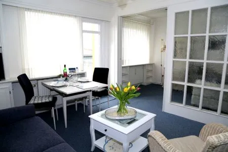 Wohnzimmer Theodor-Heuss-Str. 12, Whg. 74