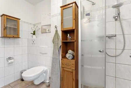 Bad mit Dusche und WC Am Deich Am Deich Haus 24