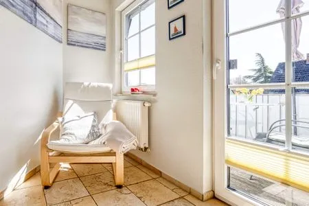Wohnbereich mit Zugang zum Balkon  Grode Stuw