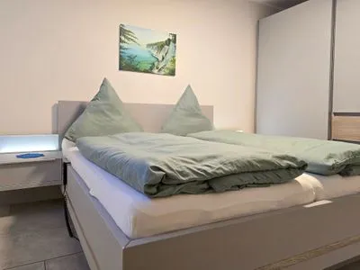 Schlafzimmer FeWo Ostseeglück im Jasmund-Paradies mit Terrasse und haustierfreundlich