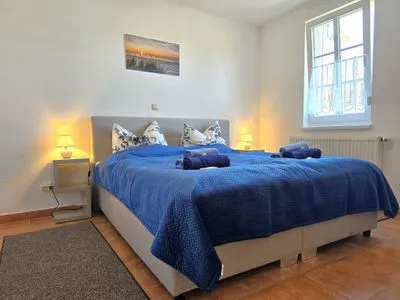 Schlafzimmer Ferienwohnung Seehund für Ostsee-Urlaub mit Hund in ländlicher Lage auf Rügen