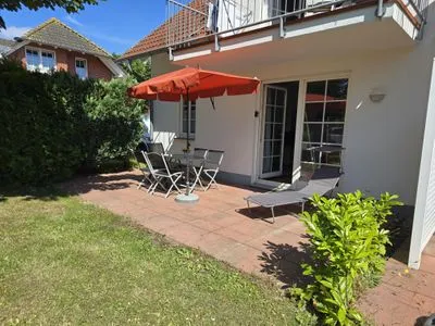 Terrasse Ferienwohnung Seehund für Ostsee-Urlaub mit Hund in ländlicher Lage auf Rügen
