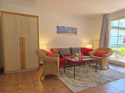 Wohnzimmer Ferienwohnung Seehund für Ostsee-Urlaub mit Hund in ländlicher Lage auf Rügen