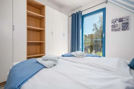 Schlafzimmer mit Doppelbett  Meeresrauschen 1