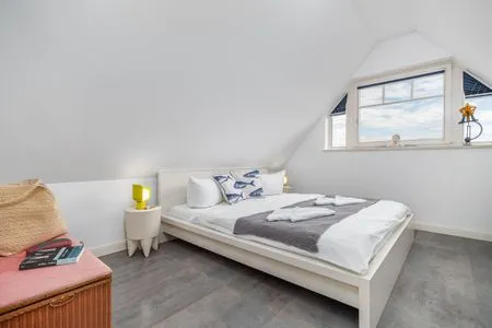 Schlafzimmer mit Doppelbett Mühlenstrasse 23 - Wohnung Oberdeck
