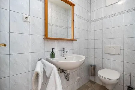 Bad mit WC (DG) Am Deich Am Deich Haus 16 - Ostseewelle