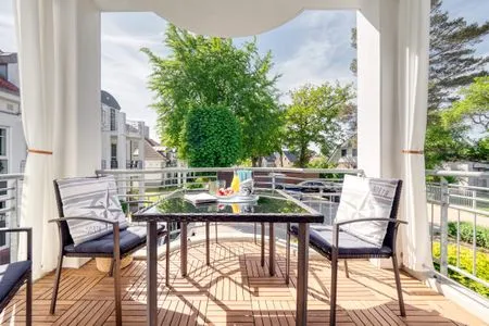 möblierter Südbalkon Parkresidenz am Hafen Wohnung HF 14 - "Sandburg Zingst"