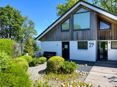 Fassade / Eingang Traumhaftes Ferienhaus für bis zu 6. Personen mit Blick und Zugang zur Schlei