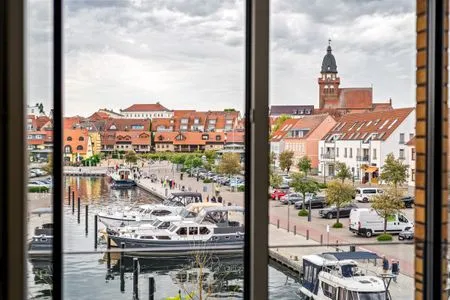 Ferienwohnung Möwe Hafenresidenz Waren (Müritz) - Aussicht zum Hafen  Möwe