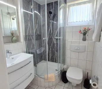 Badezimmer mit Dusche Residenz am Strand Wohnung 4-61