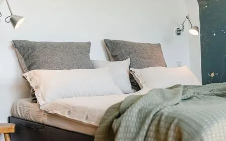 Großes Doppelbett mit elektrisch verstellbaren Lattenrosten Ferienhaus Friedrich 15