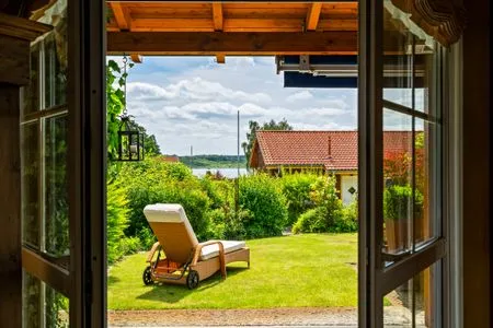 Ferienhaus Kathi in Jabel Blick in den Garten  Kathi