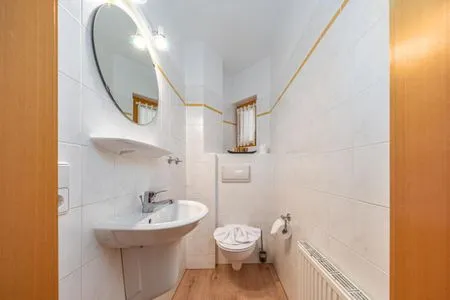 Gäste-WC im EG Ferienpark Freesenbruch Reihenhaus 5b - Seehund
