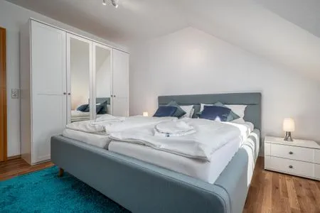 Schlafzimmer mit Doppelbett Ferienpark Freesenbruch Reihenhaus 5b - Seehund